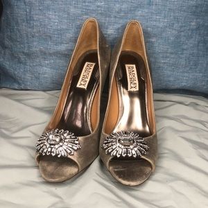Badgley Mischka silver peep toe pump